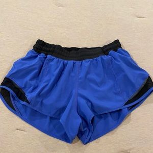 Lululemon hotty hot low rise 2.5 size 8